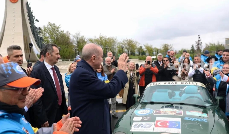 cumhurbaskani-erdogan-ralli-kafilesini-kulliyeden-ugurladi-b1FC5aWu.jpg