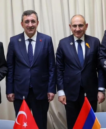 cumhurbaskani-yardimcisi-cevdet-yilmaz-erivanda-temaslarini-surduruyor-QC1fvFvj.jpg