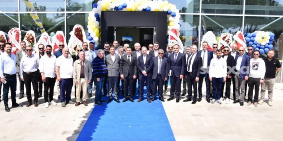 demireller-traktor-new-holland-3s-plaza-izmir-torbalida-acildi-Q8ZfhDIv.jpg