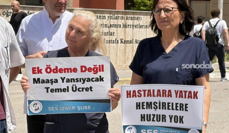 ebeler-hemsireler-kutlama-degil-cozum-istiyor-l57pmkPt.jpg