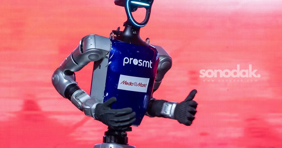 erik-dali-oynayan-insansi-robot-mediamarkt-turkiye-etkinligine-renk-katti-UMAxWNwe.jpg