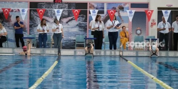 eskisehirde-manisiz-kulaclar-renkli-imajlara-sahne-oldu-BbY5CxHj.jpg