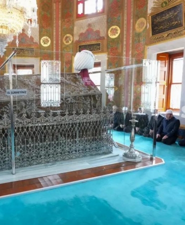 fatih-sultan-mehmet-vefatinin-545-yilinda-kabri-basinda-anildi-H3Q5A13n.jpg