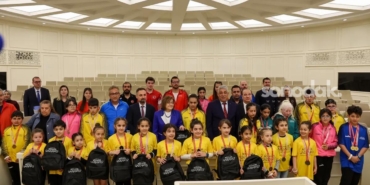 gaziantepte-lider-sahin-atletlerle-bir-ortaya-geldi-5rWJpGIp.jpg