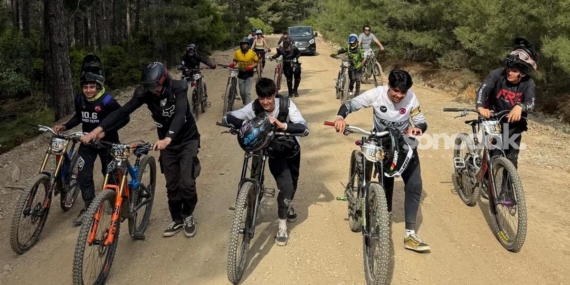 izmirde-yeni-parkurda-adrenalin-dolu-senlik-GVRjmGmr.jpg