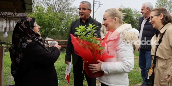 izmit-belediyesinden-kirsaldaki-annelere-ozel-anneler-gunu-surprizi-7YZsOH47.jpg