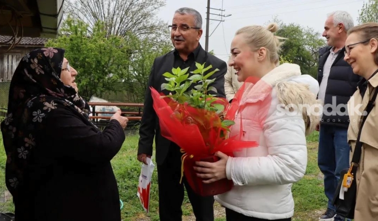 izmit-belediyesinden-kirsaldaki-annelere-ozel-anneler-gunu-surprizi-7YZsOH47.jpg