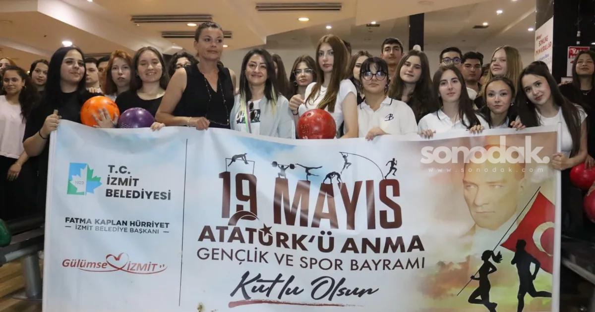izmitli-gencler-bowlingte-bulustu-U9KcJKzH.jpg