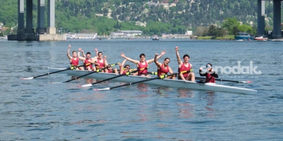 koc-universitesi-12-halic-dostluk-kupasinda-guclu-performansiyla-one-cikti-IBplqJxT.jpg