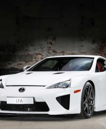 lexusun-ikonik-modeli-lfa-turkiyede-otomobil-tutkunlarinin-kalbini-fethetti-5dOlN8xl.jpg