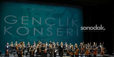 siemens-turkiye-170-yilini-akm-sahnesinde-sanatla-kutladi-cDfBBQxq.jpg