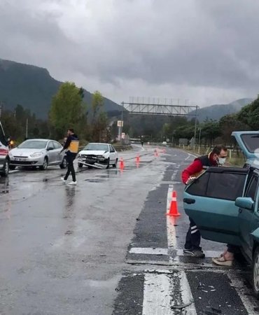 tuikten-2025-trafik-bilancosu-agustos-ayi-ve-cumalara-dikkat-gcm4aqml.jpg
